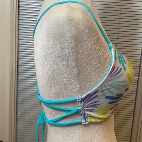 NWOT Lands end Reversible Swim top - Picture 2 of 9